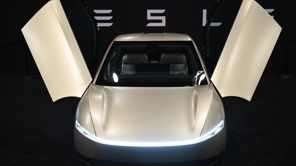 Elon Musk Avslöjar: Tesla Robotaxi-tjänsten i Austin Kan Starta Redan den 22 Juni!