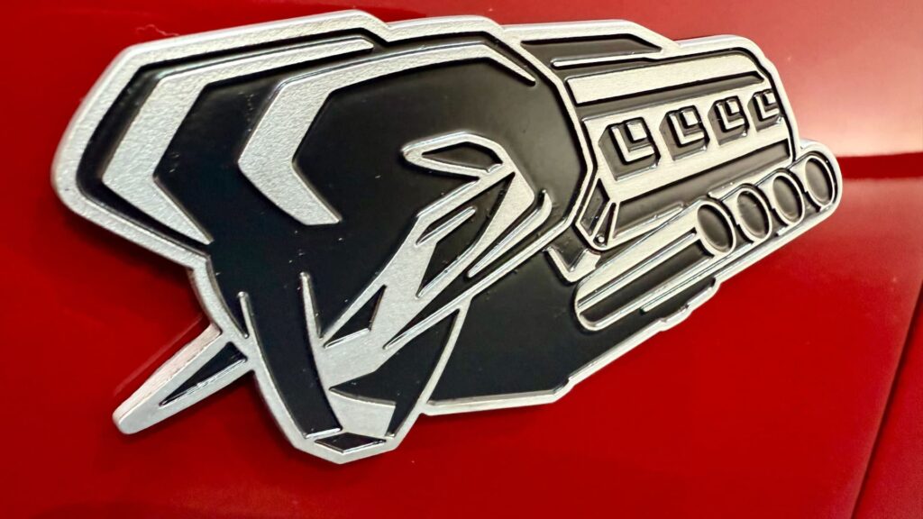 Ram återupplivar Hemi-motorn för omtyckta pickup-lastbilar som en 'Protestsymbol' - Måste läsas!