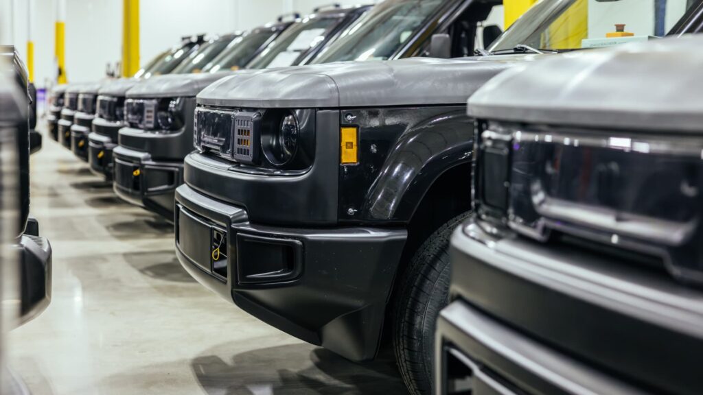 Insidan av Slate Autos hemliga EV-anläggning - Backas av Jeff Bezos!