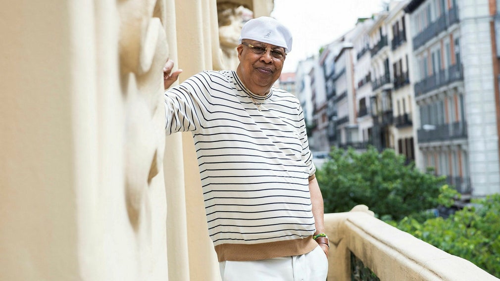 Chucho Valdés – Jazzpianoikonen Öppnar Upp: En Hyllning till Hans Far Chucho Valdés har en speciell relation till Sverige, dit hans pappa flyttade efter revolutionen på Kuba 1959.