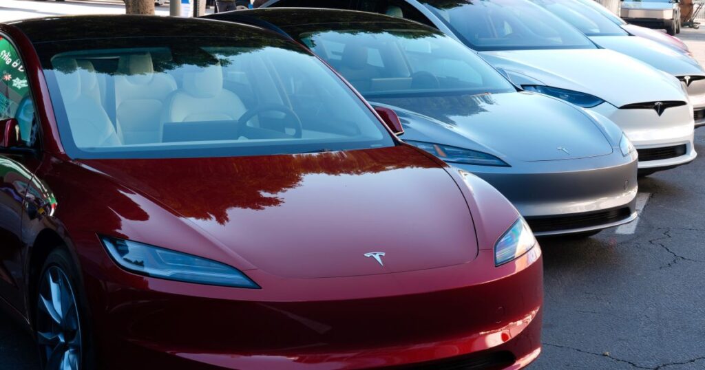 Teslas försäljning sjunker kraftigt i Europa Teslas försäljning sjunker kraftigt i Europa