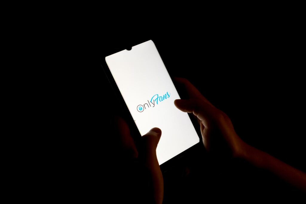 Sophie Rain has left The Bop House after a falling out with fellow member Camilla Araujo.